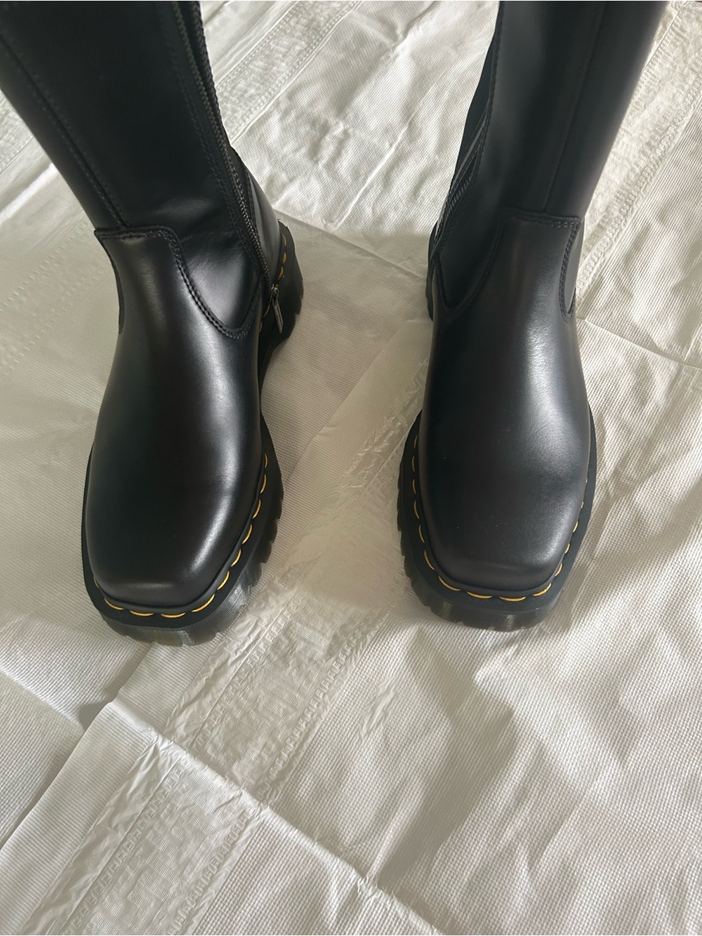 Dr Martens Amaayah knee high boots in black - Picture 7 of 7